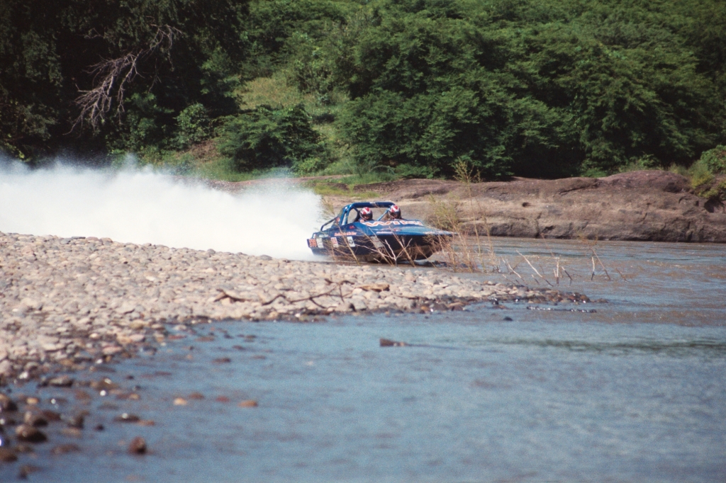 Memo Cortes cutting corner.jpg