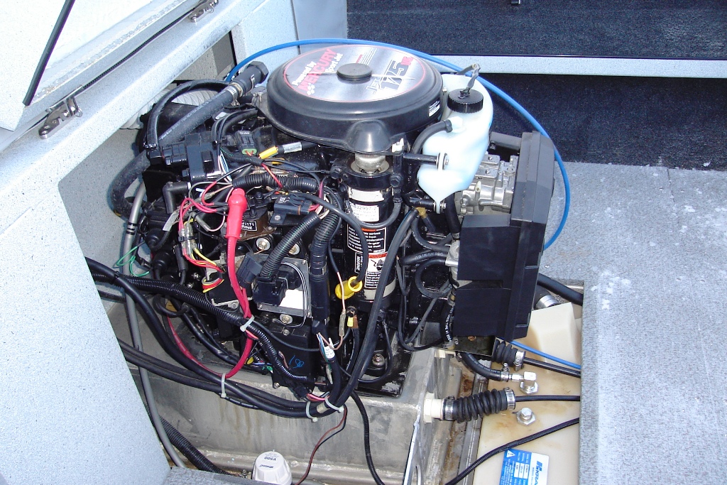 2006 white harbourcraft 009r.jpg