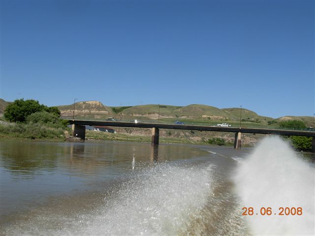 Drumheller boating June 28-08 033.jpg